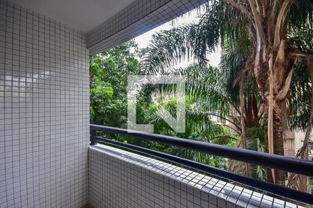 Apartamento à venda com 72m², 3 quartos e 2 vagasVaranda