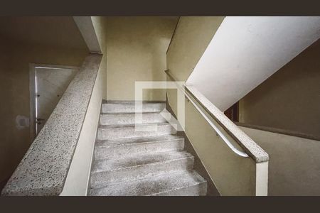 Apartamento para alugar com 52m², 2 quartos e 1 vagaEscada