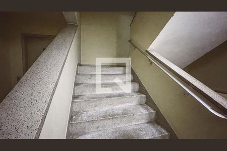 Apartamento para alugar com 52m², 2 quartos e 1 vagaEscada