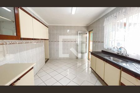Casa para alugar com 170m², 3 quartos e 2 vagasCozinha
