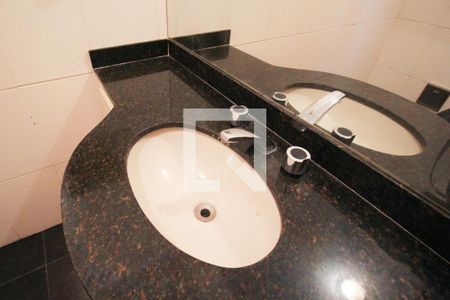 Casa à venda com 123m², 3 quartos e 2 vagasBanheiro