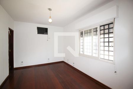 Casa à venda com 123m², 3 quartos e 2 vagasQuarto 3