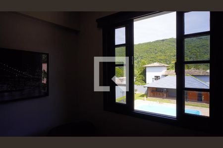 Casa de condomínio para alugar com 1200m², 3 quartos e 4 vagasEscritório 2 - Vista