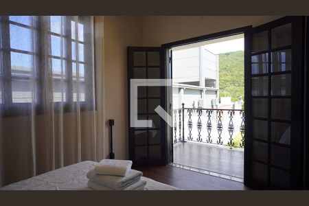 Casa de condomínio para alugar com 1200m², 3 quartos e 4 vagasSuíte 2