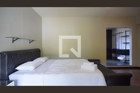 Casa de condomínio para alugar com 1200m², 3 quartos e 4 vagasSuíte 1