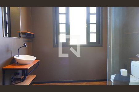 Casa de condomínio para alugar com 1200m², 3 quartos e 4 vagasBanheiro da Suíte 2