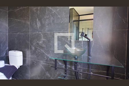 Casa de condomínio para alugar com 1200m², 3 quartos e 4 vagasBanheiro da Suíte