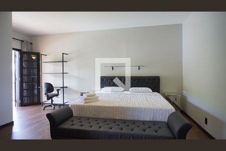 Casa de condomínio para alugar com 1200m², 3 quartos e 4 vagasSuíte 1