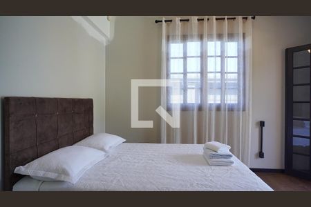 Casa de condomínio para alugar com 1200m², 3 quartos e 4 vagasSuíte 2