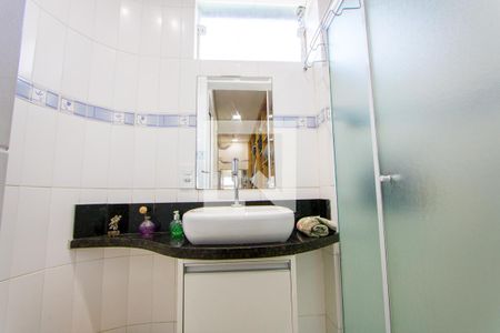 Casa à venda com 260m², 3 quartos e 5 vagasBanheiro do quarto 1