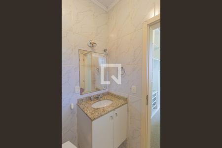 Casa à venda com 270m², 5 quartos e 3 vagasBanheiro da Suíte 1