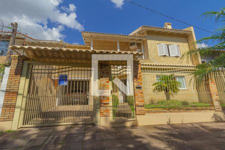 Casa à venda com 270m², 5 quartos e 3 vagasFachada
