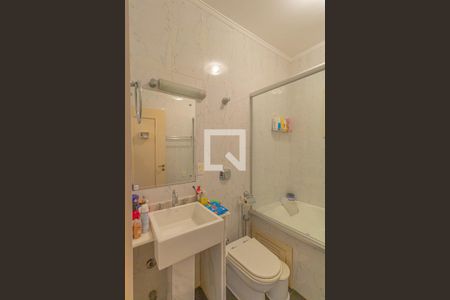 Casa à venda com 270m², 5 quartos e 3 vagasBanheiro da Suíte 2