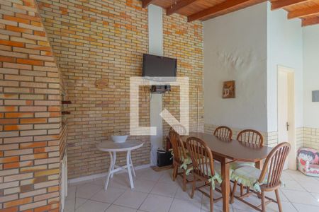 Casa à venda com 270m², 5 quartos e 3 vagasVaranda gourmet