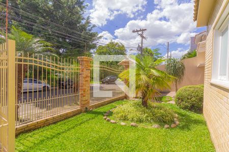 Casa à venda com 270m², 5 quartos e 3 vagasFachada