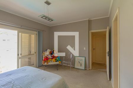 Casa à venda com 270m², 5 quartos e 3 vagasSuíte 2