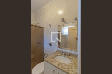 Casa à venda com 270m², 5 quartos e 3 vagasBanheiro da Suíte 1