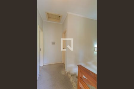 Casa à venda com 270m², 5 quartos e 3 vagasCorredor