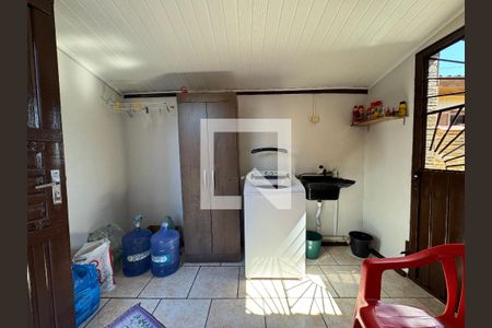 Casa à venda com 80m², 2 quartos e 1 vagaÁrea de serviço 