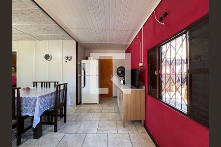 Casa à venda com 80m², 2 quartos e 1 vagaÁrea de serviço 