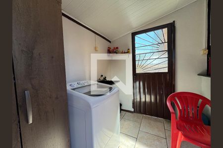 Casa à venda com 80m², 2 quartos e 1 vagaÁrea de serviço 