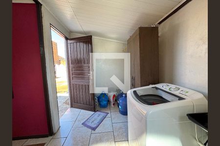 Casa à venda com 80m², 2 quartos e 1 vagaÁrea de serviço 