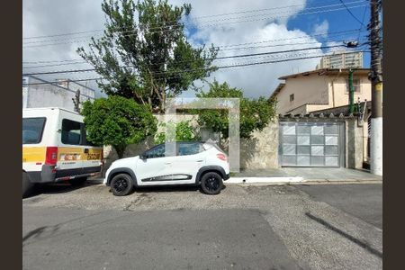 Casa para alugar com 140m², 2 quartos e 3 vagas Casa para alugar com 140m², 2 quartos e 3 vagasFachada