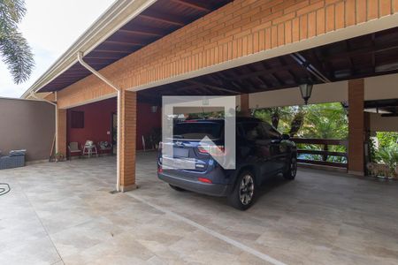 Casa à venda com 412m², 4 quartos e 5 vagas Casa à venda com 412m², 4 quartos e 5 vagasVagas de garagem