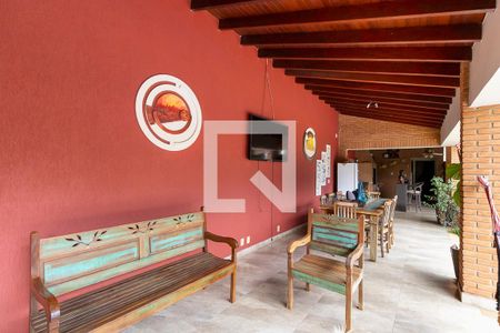 Casa à venda com 412m², 4 quartos e 5 vagas Casa à venda com 412m², 4 quartos e 5 vagasVaranda