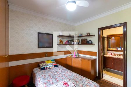 Casa à venda com 412m², 4 quartos e 5 vagas Casa à venda com 412m², 4 quartos e 5 vagasQuarto da suíte 2