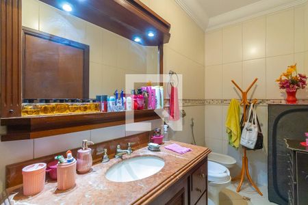 Casa à venda com 412m², 4 quartos e 5 vagas Casa à venda com 412m², 4 quartos e 5 vagasBanheiro da suíte 2