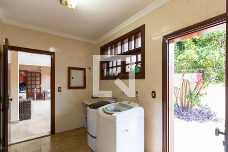 Casa à venda com 412m², 4 quartos e 5 vagas Casa à venda com 412m², 4 quartos e 5 vagasÁrea de serviço