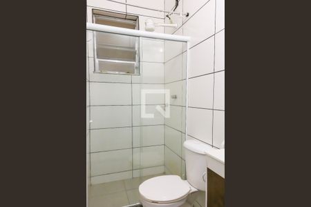 Banheiro da suite de casa para alugar com 2 quartos, 80m² em Higienópolis, Rio de Janeiro