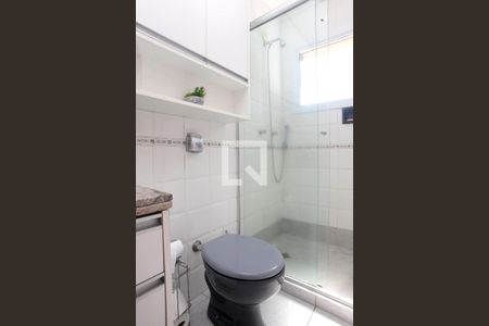 Banheiro de apartamento à venda com 1 quarto, 74m² em Jardim Botânico, Porto Alegre