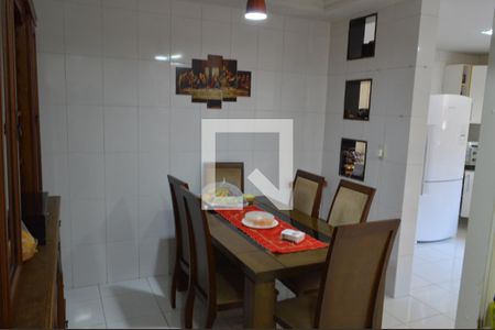 Casa de condomínio à venda com 400m², 4 quartos e 1 vaga Casa de condomínio à venda com 400m², 4 quartos e 1 vagaSala de Jantar