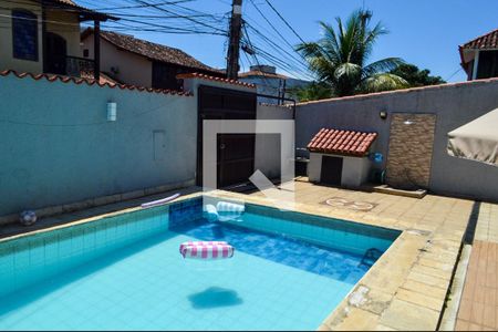 Casa de condomínio à venda com 400m², 4 quartos e 1 vaga Casa de condomínio à venda com 400m², 4 quartos e 1 vagaÁrea comum - Piscina