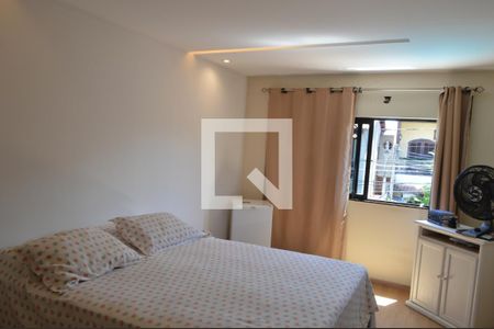 Casa de condomínio à venda com 400m², 4 quartos e 1 vaga Casa de condomínio à venda com 400m², 4 quartos e 1 vagaSuíte