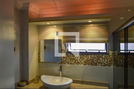 Casa de condomínio à venda com 400m², 4 quartos e 1 vaga Casa de condomínio à venda com 400m², 4 quartos e 1 vagaBanheiro 2