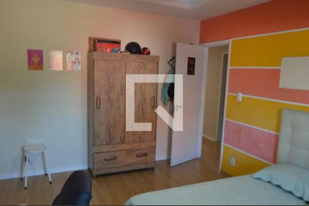 Casa de condomínio à venda com 400m², 4 quartos e 1 vaga Casa de condomínio à venda com 400m², 4 quartos e 1 vagaQuarto 1