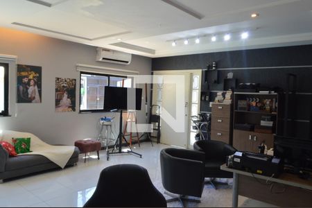 Casa de condomínio à venda com 400m², 4 quartos e 1 vaga Casa de condomínio à venda com 400m², 4 quartos e 1 vagaEscritório