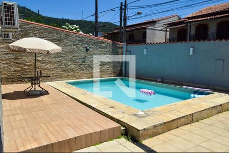 Casa de condomínio à venda com 400m², 4 quartos e 1 vaga Casa de condomínio à venda com 400m², 4 quartos e 1 vagaÁrea comum - Piscina