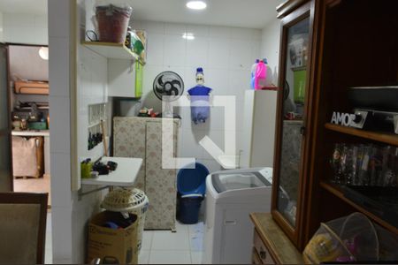 Casa de condomínio à venda com 400m², 4 quartos e 1 vaga Casa de condomínio à venda com 400m², 4 quartos e 1 vagaÁrea de Serviço