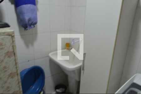 Casa de condomínio à venda com 400m², 4 quartos e 1 vaga Casa de condomínio à venda com 400m², 4 quartos e 1 vagaÁrea de Serviço