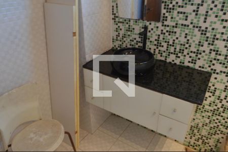 Casa de condomínio à venda com 400m², 4 quartos e 1 vaga Casa de condomínio à venda com 400m², 4 quartos e 1 vagaBanheiro 1