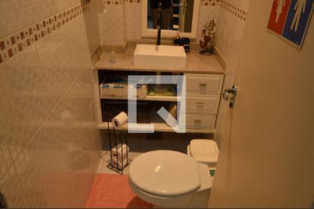 Casa de condomínio à venda com 400m², 4 quartos e 1 vaga Casa de condomínio à venda com 400m², 4 quartos e 1 vagaLavabo