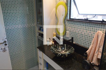 Casa de condomínio à venda com 400m², 4 quartos e 1 vaga Casa de condomínio à venda com 400m², 4 quartos e 1 vagaBanheiro da Suíte