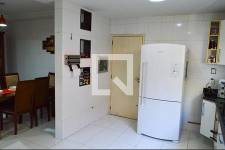 Casa de condomínio à venda com 400m², 4 quartos e 1 vaga Casa de condomínio à venda com 400m², 4 quartos e 1 vagaCozinha