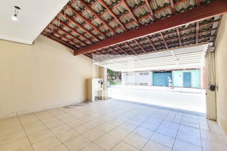 Casa para alugar com 270m², 4 quartos e 2 vagas Casa para alugar com 270m², 4 quartos e 2 vagasGaragem