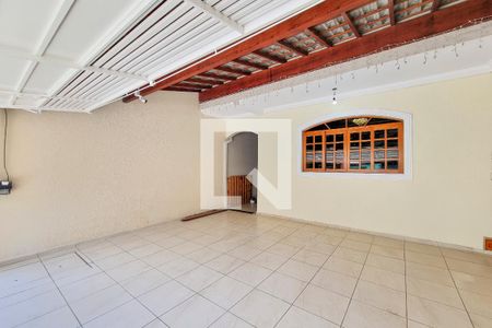 Casa para alugar com 270m², 4 quartos e 2 vagas Casa para alugar com 270m², 4 quartos e 2 vagasGaragem