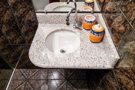 Casa para alugar com 270m², 4 quartos e 2 vagas Casa para alugar com 270m², 4 quartos e 2 vagasBanheiro 2